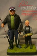 Фигурка рыбаков в подарок для самых близких мужчин…